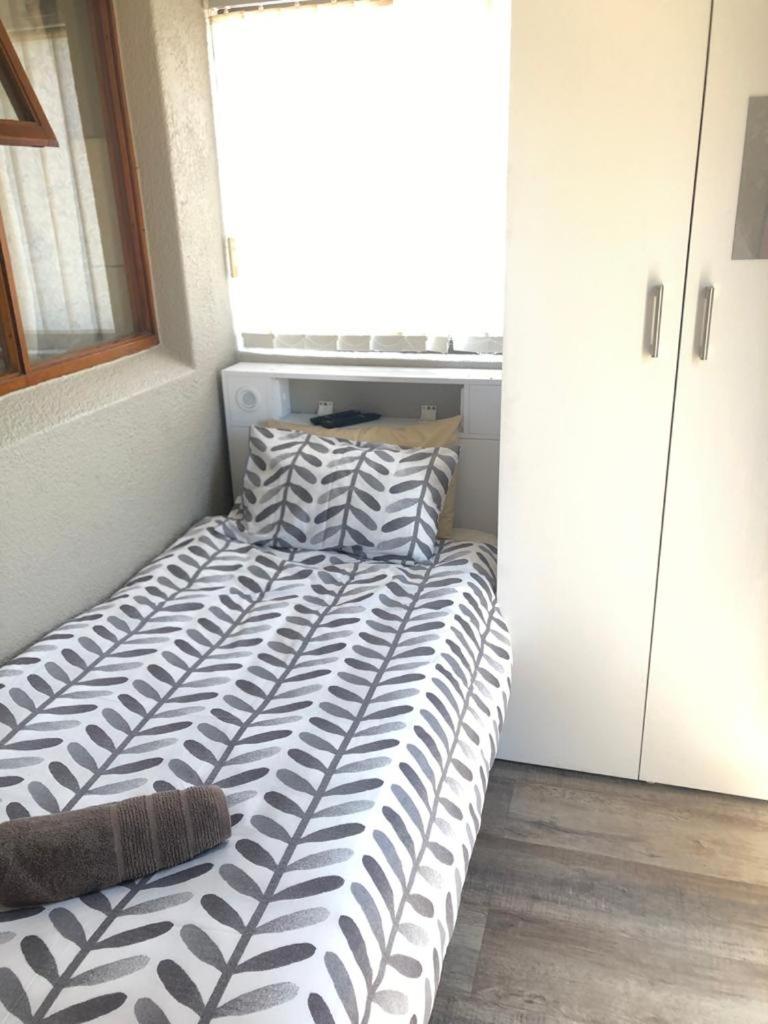 Фото Amies Self-catering Apartments