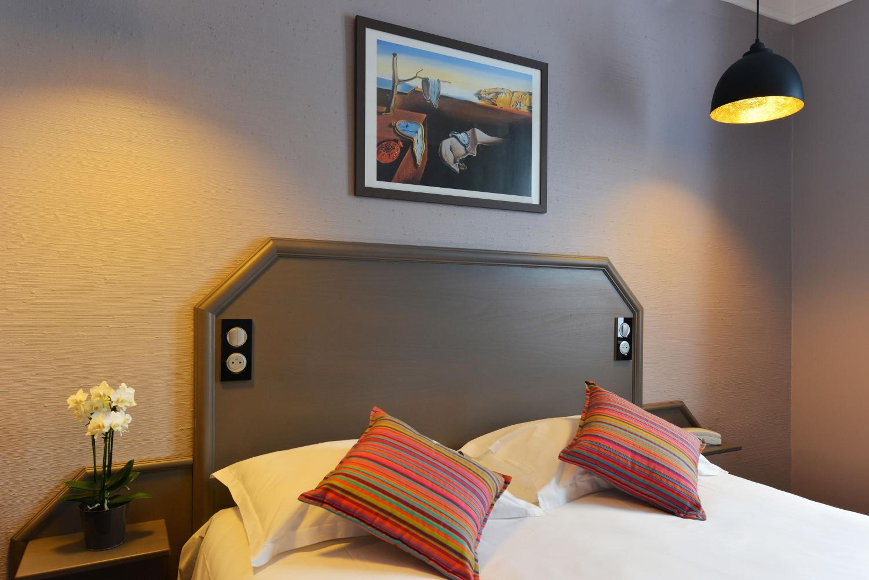 Фото Hôtel Du Pré