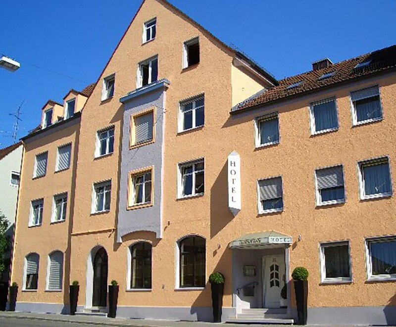 Гостиница Hotel Augsburg Goldener Falke в Аугсбурге