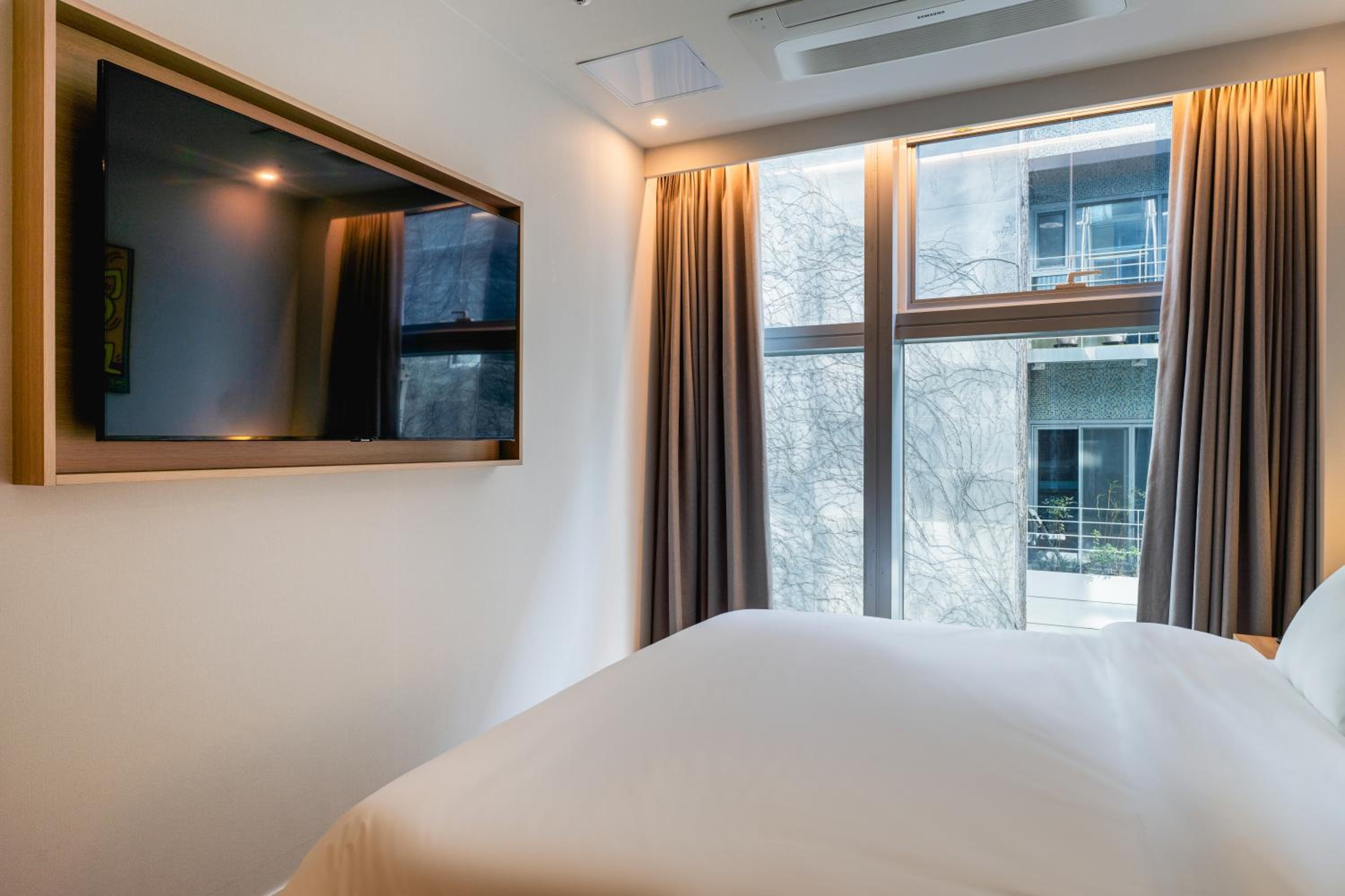 Фото Gray 193 Hotel