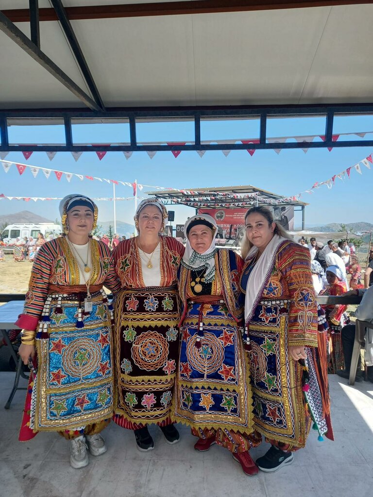 النقابات الصناعية Hubyar Village Culture and Social Assistance Association ، اسطنبول، صورة