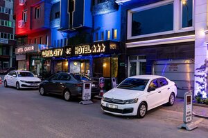 Гостиница Loyal City Hotel