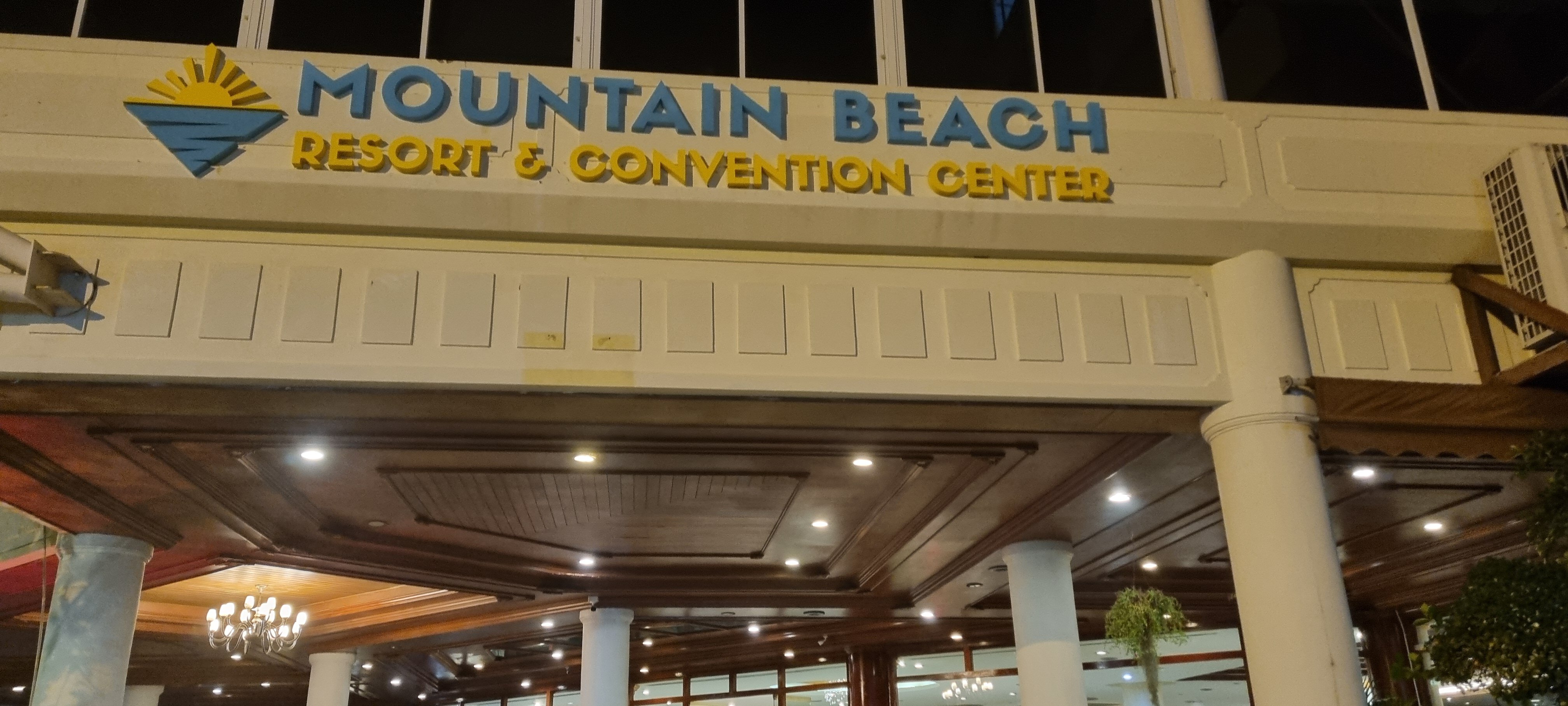 Фото Mountain Beach Resort & Convention Center