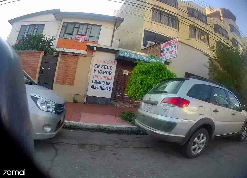 Laundry Laundry by Kilo, Cochabamba, photo