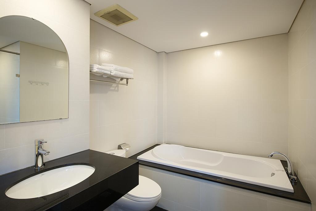 Фото C Central Hotel