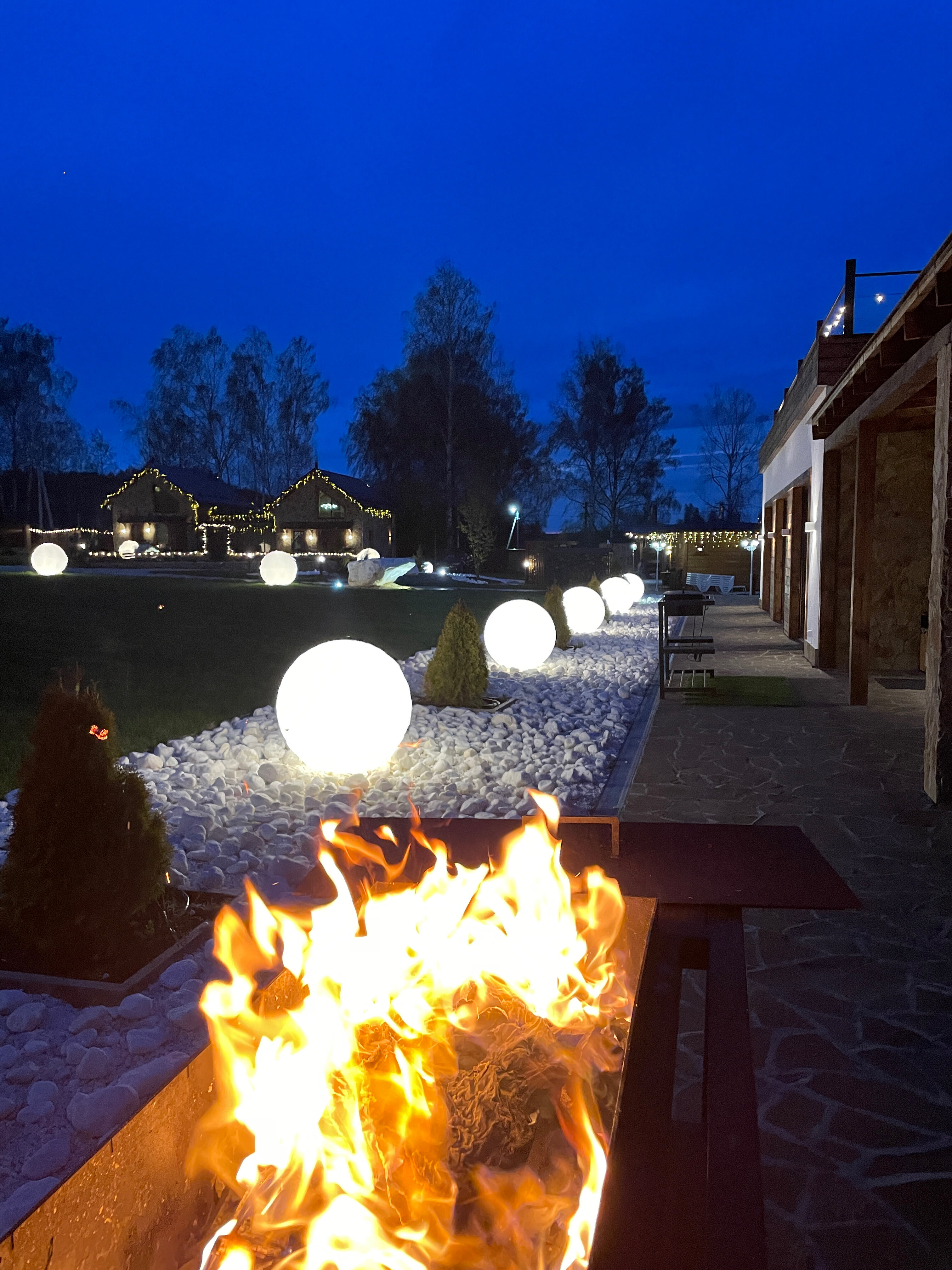 Фото White Grove