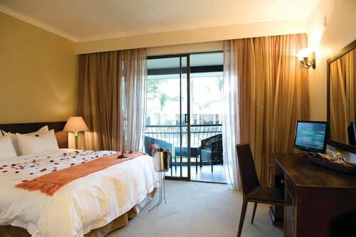 Гостиница Happy Valley Hotel Ezulwini