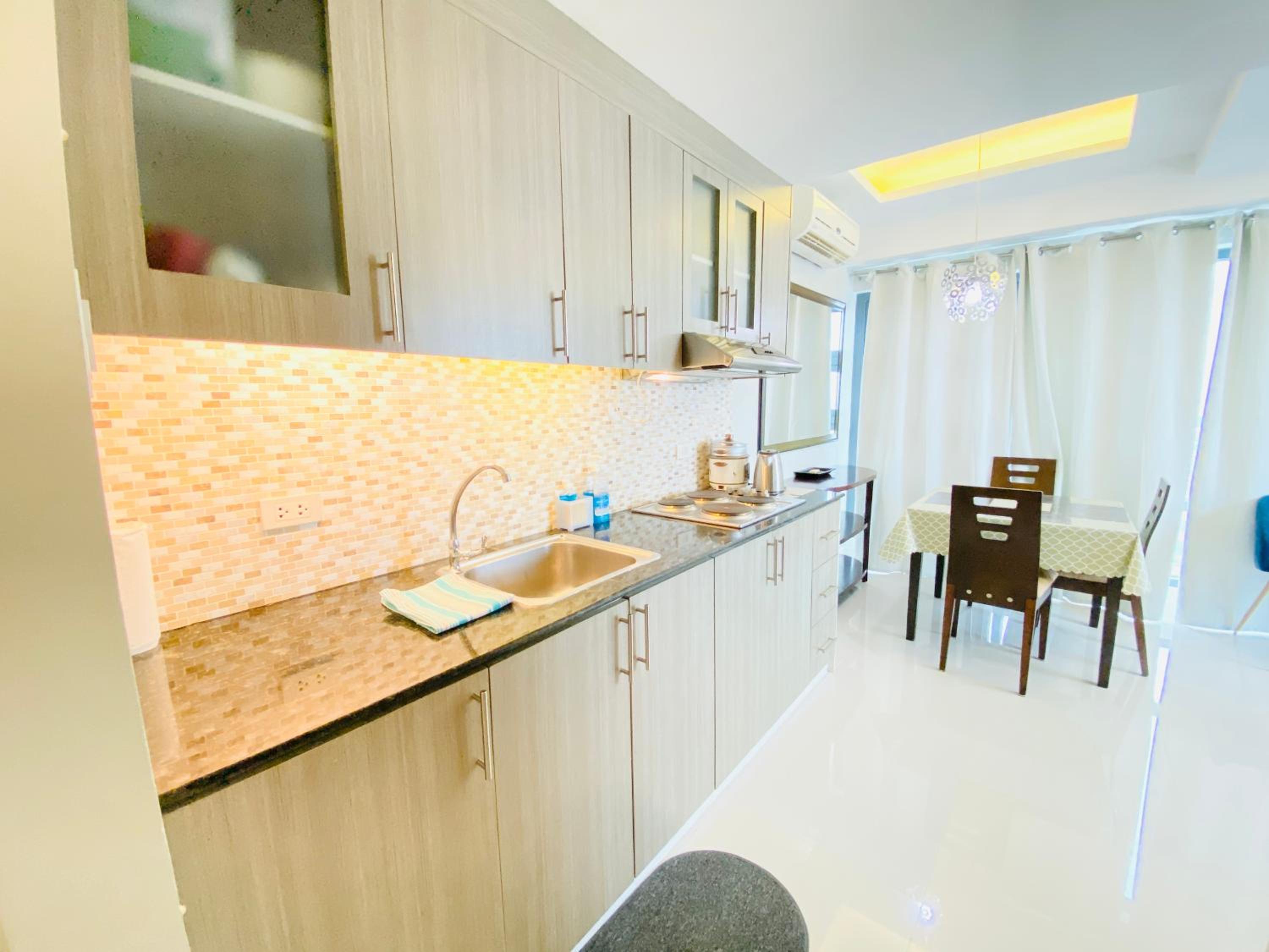 Фото City Suites Ramos Tower