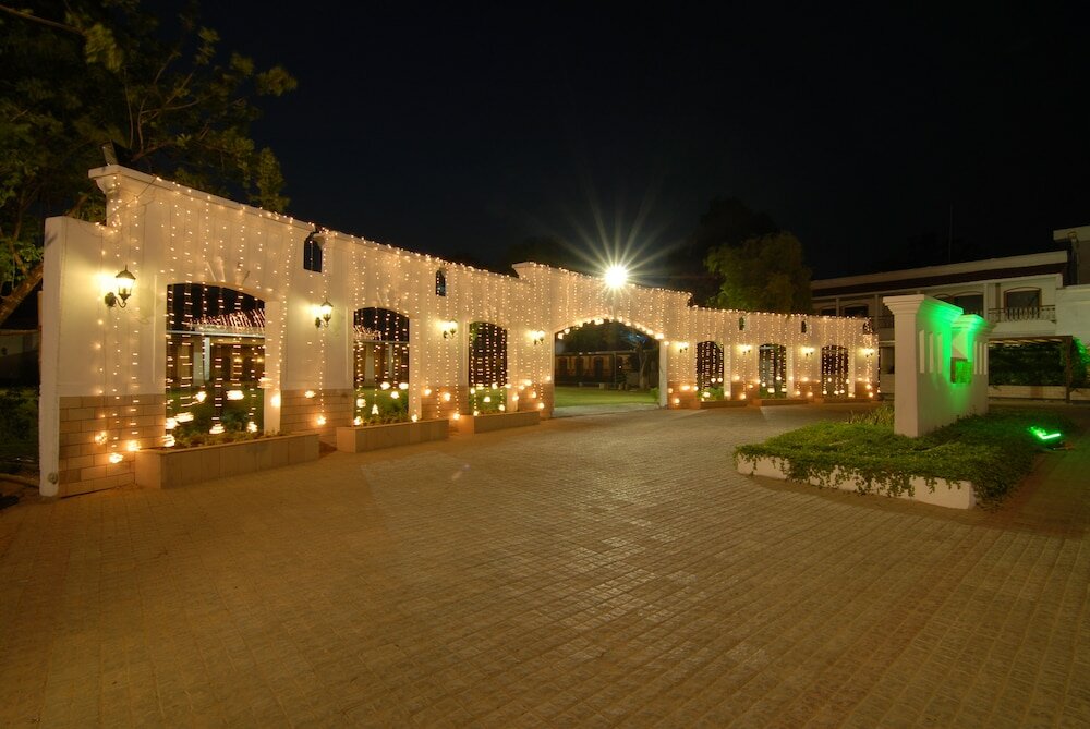 Фото Chanakya Bnr Hotel