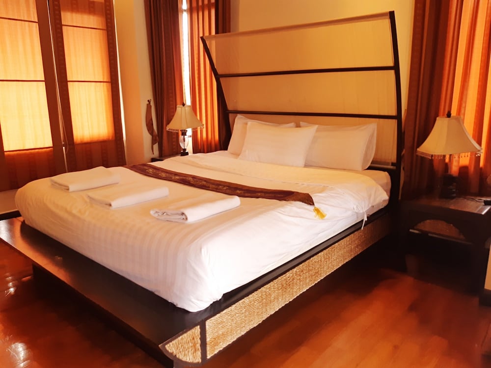 Фото Punnapha Pool Villa Pattaya