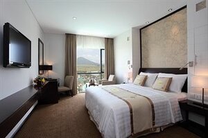 Cendeluxe Hotel - Managed by H & K Hospitality (Đường sắt Việt Nam, Tuy Hòa), hotel