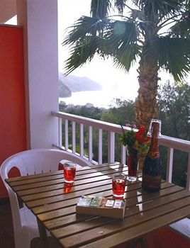 Фото The Pink Palace