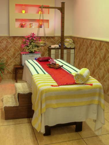 Фото Hotel Clarks Shiraz