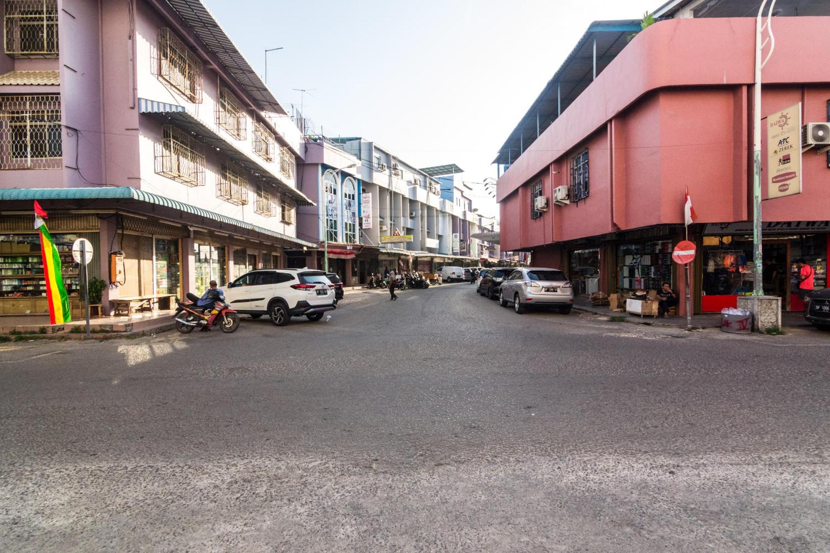 Фото Lovina Inn Nagoya Batam