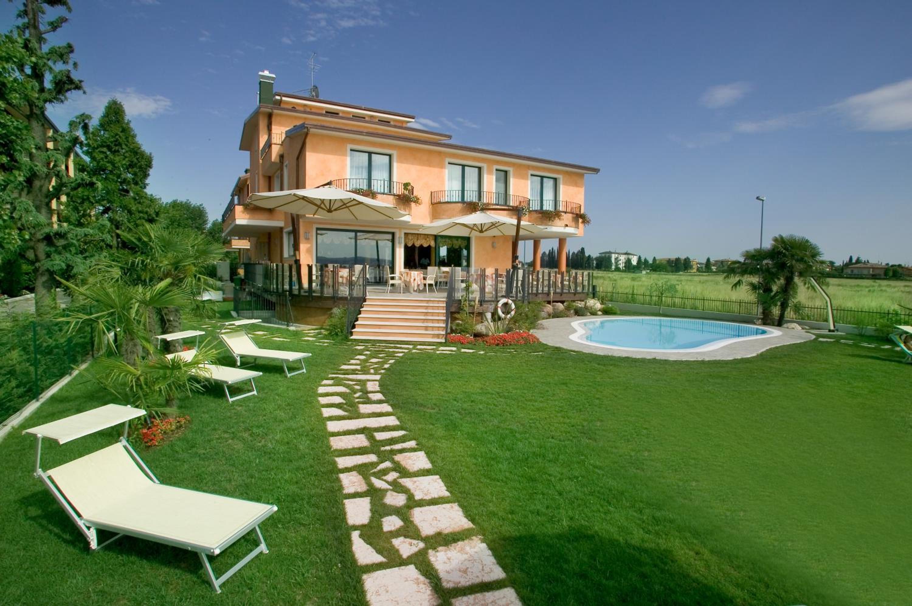 Фото Hotel La Rondine