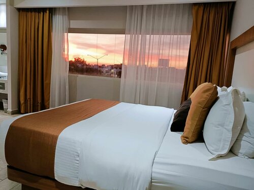 Гостиница Hotel Soleil Business Class в Леоне