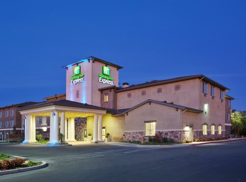 Гостиница Holiday Inn Express Hotel & Suites Lodi, an Ihg Hotel в Лодае