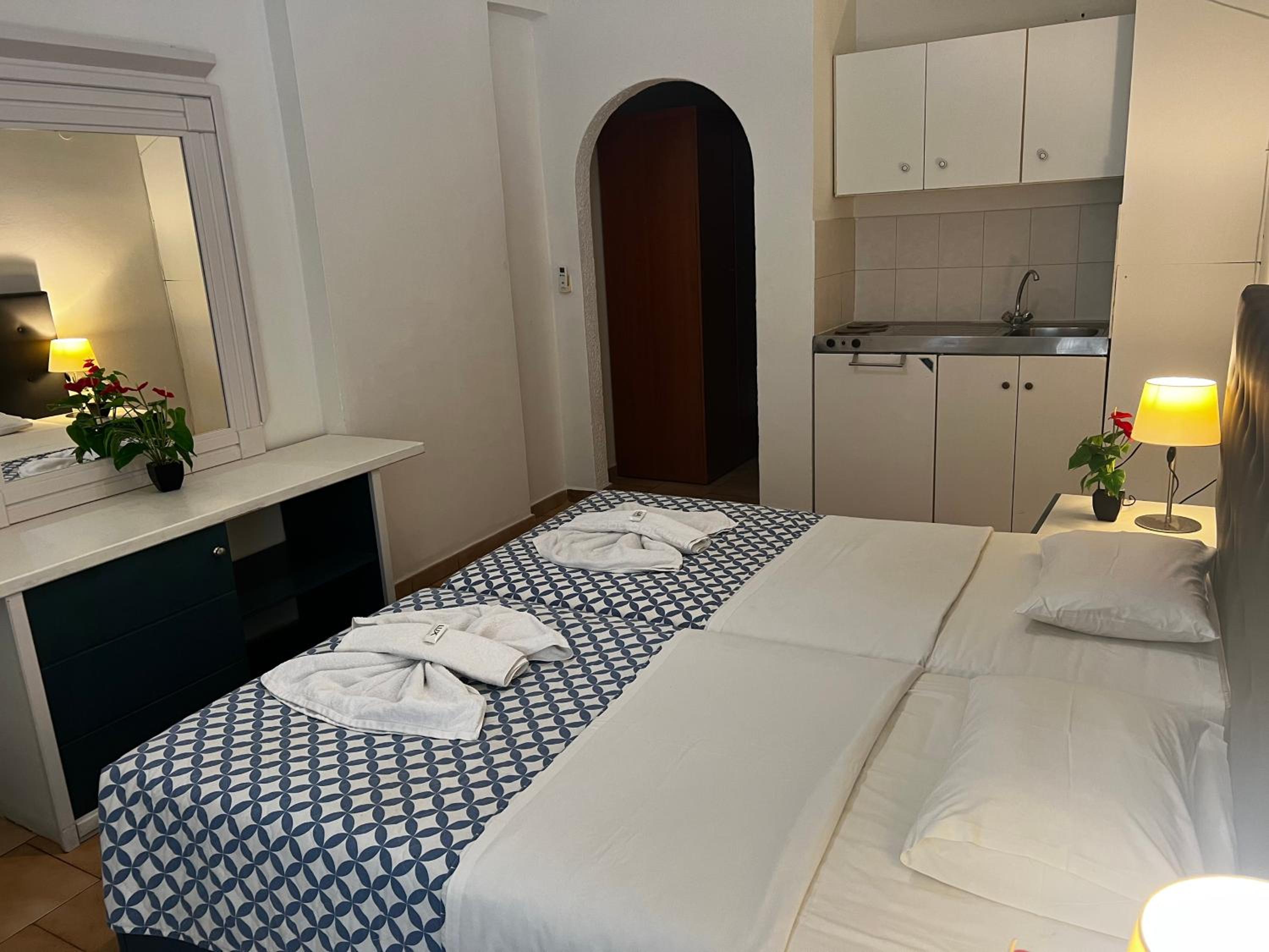 Фото Golden Days Hotel