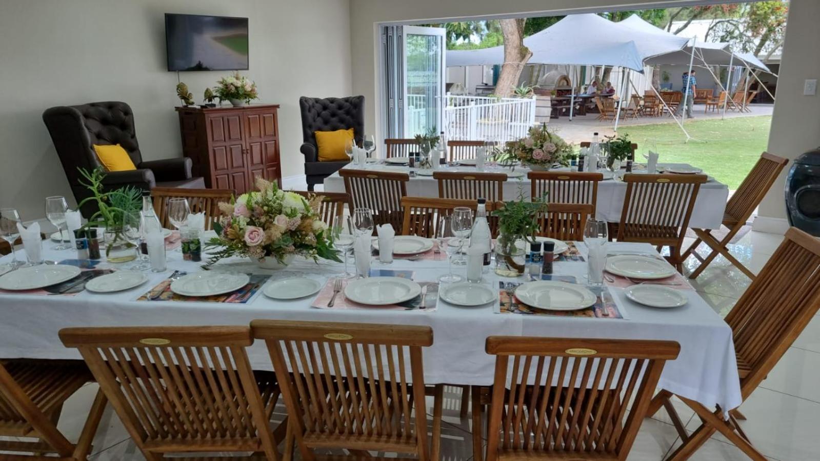 Фото Cape Winelands Business Villas