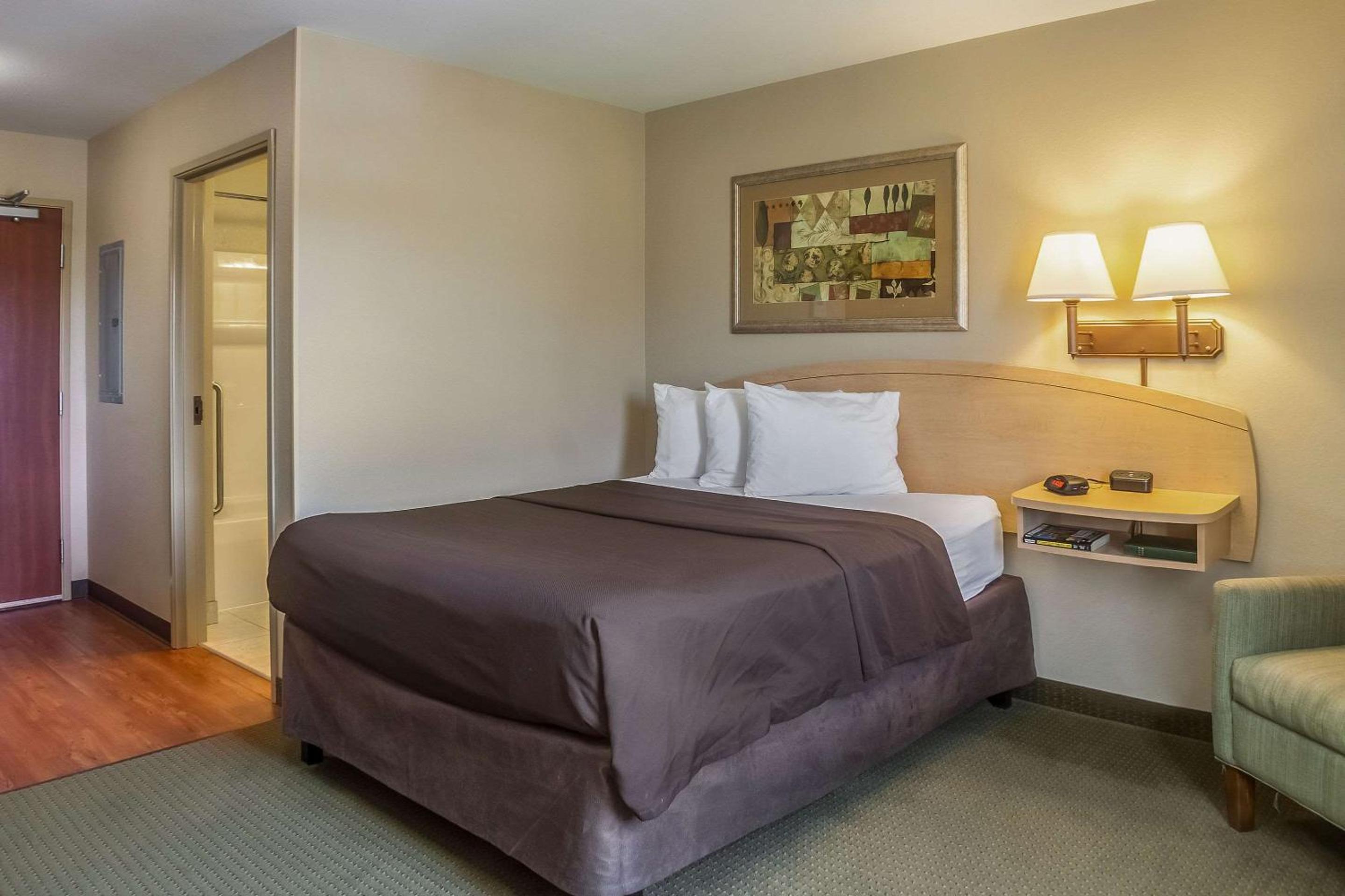 Фото Suburban Extended Stay Hotel Triadelphia