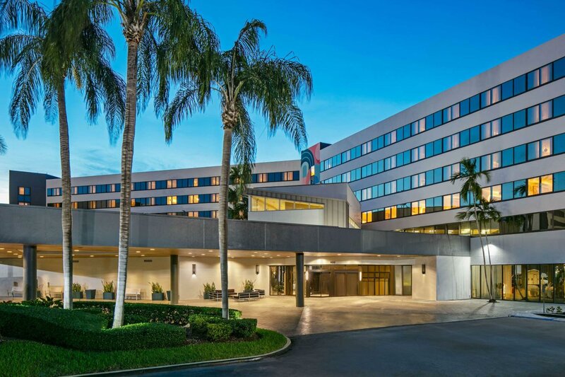 Гостиница Sonesta Miami Airport в Майами