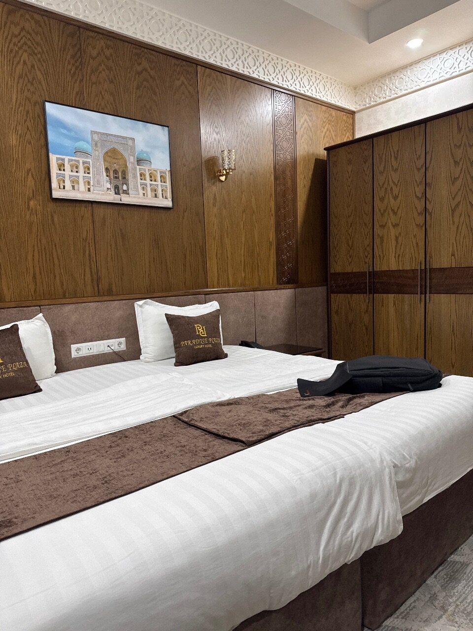 Фото Paradise Plaza Luxury Hotel