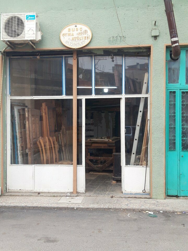 Lumber Burç Carving Workshop, Izmir, photo