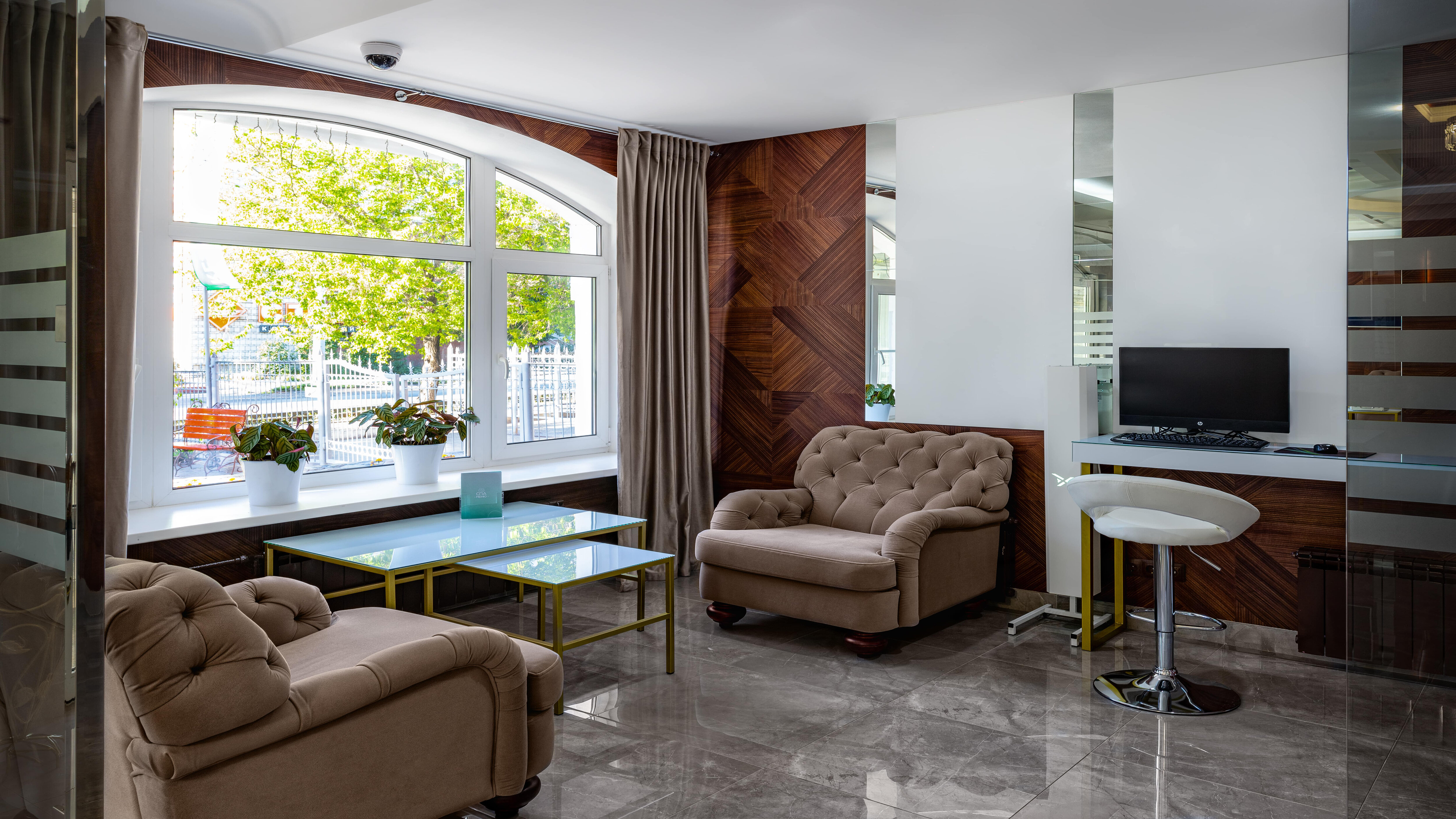 Фото Cronwell Ника центр