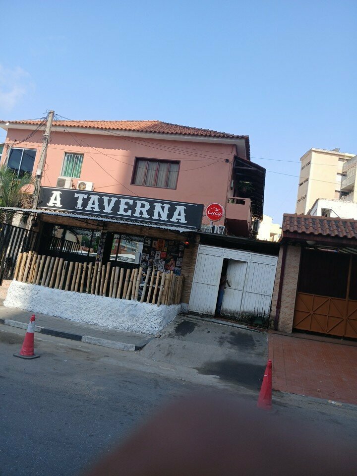 Cafe A Taverna, Loanda, photo