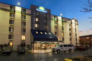 Гостиница Days Hotel by Wyndham University Ave Se в Миннеаполисе