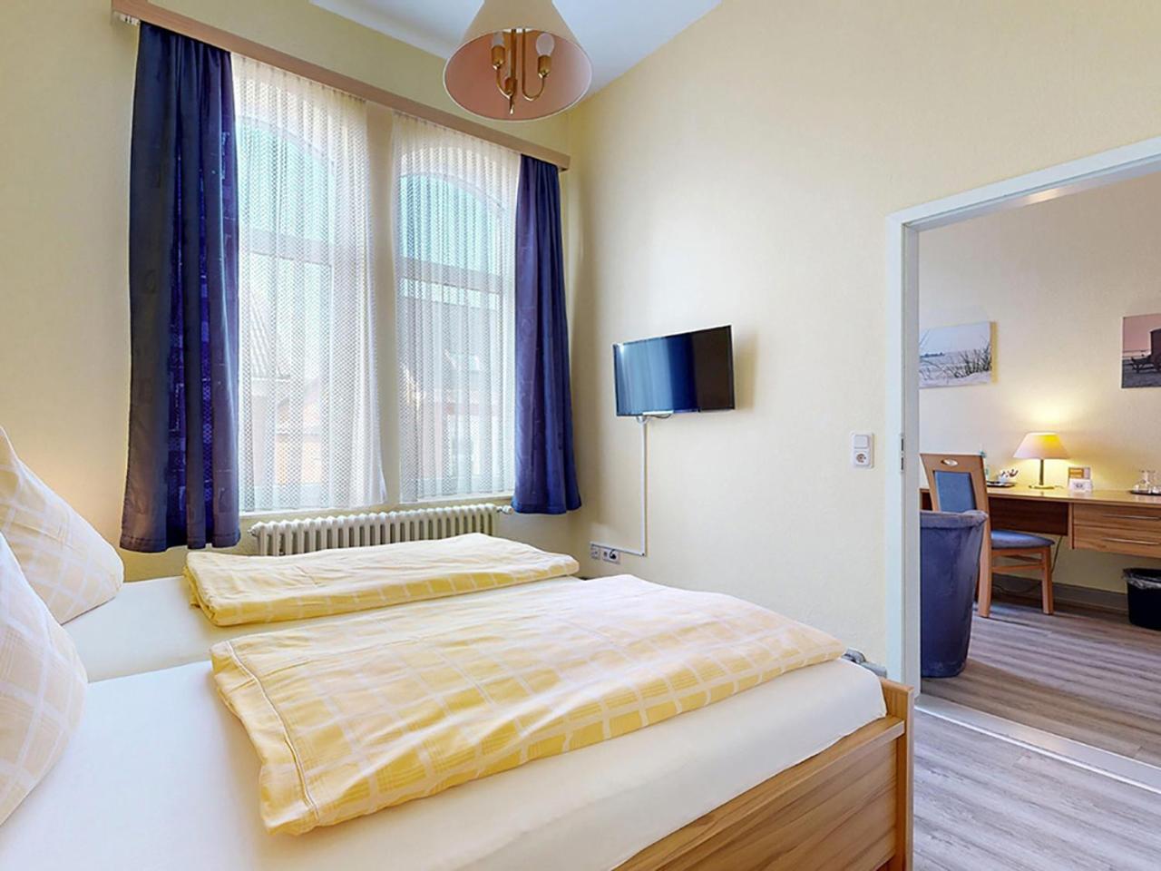 Фото Hotel Graf Waldersee