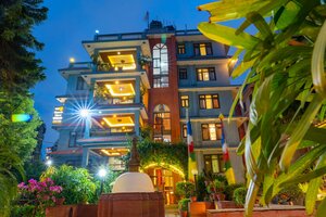 отель Hotel Ganesh Himal