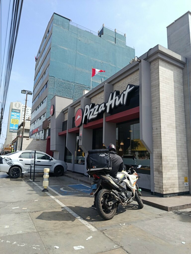 Pizzeria Pizza hut, Lima, photo