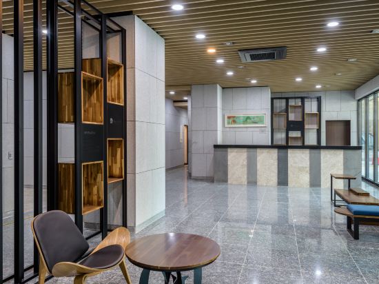 Фото Hotel With City