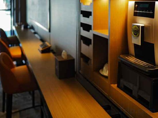 Фото Macallum Central Hotel by Phc