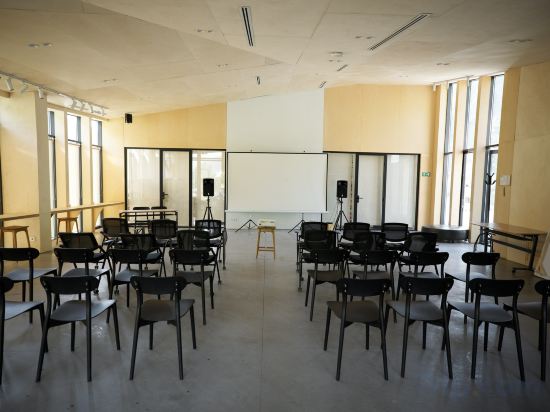 Фото Pana Ayusai Hotel