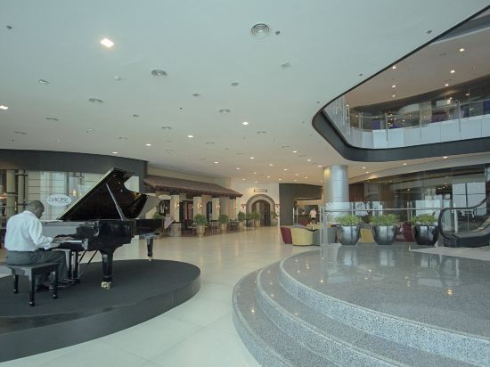 Фото The Alpha Suites