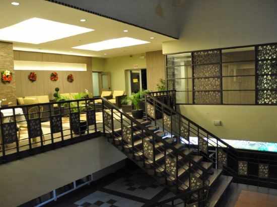 Фото Magallanes Square Hotel