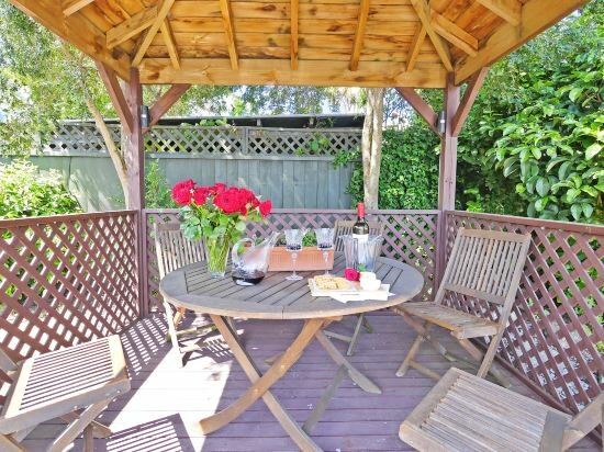 Фото Arthur's Court Motor Lodge