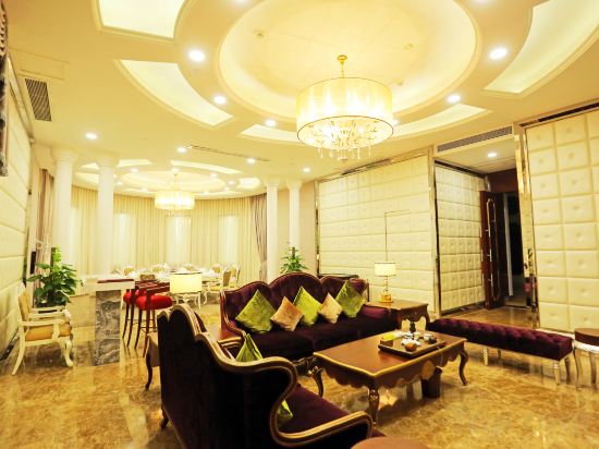 Фото Shenzhen Baoan Plus Gems Cube Hotel