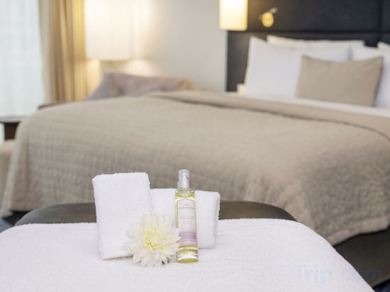 Фото Renaissance Paris Arc de Triomphe Hôtel