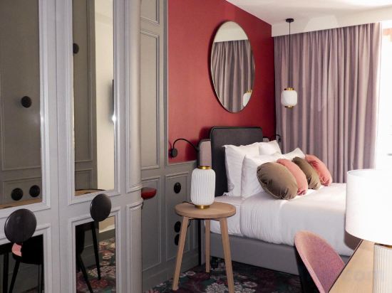 Фото La Dépendance