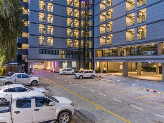 Фото Livotel Hotel Hua Mak Bangkok