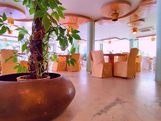 Фото Dodas Palace by ShriGo Hotels