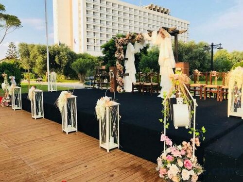 Внешний вид отеля Salamis Bay Conti Resort Hotel в Агиосе Сергиосе, фото 5