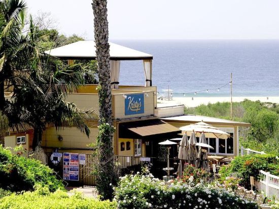 Фото Malibu Country Inn