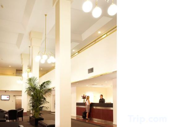 Фото Comfort Hotel Adelaide Meridien