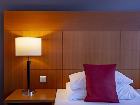 Фото Plaza Premium Köln