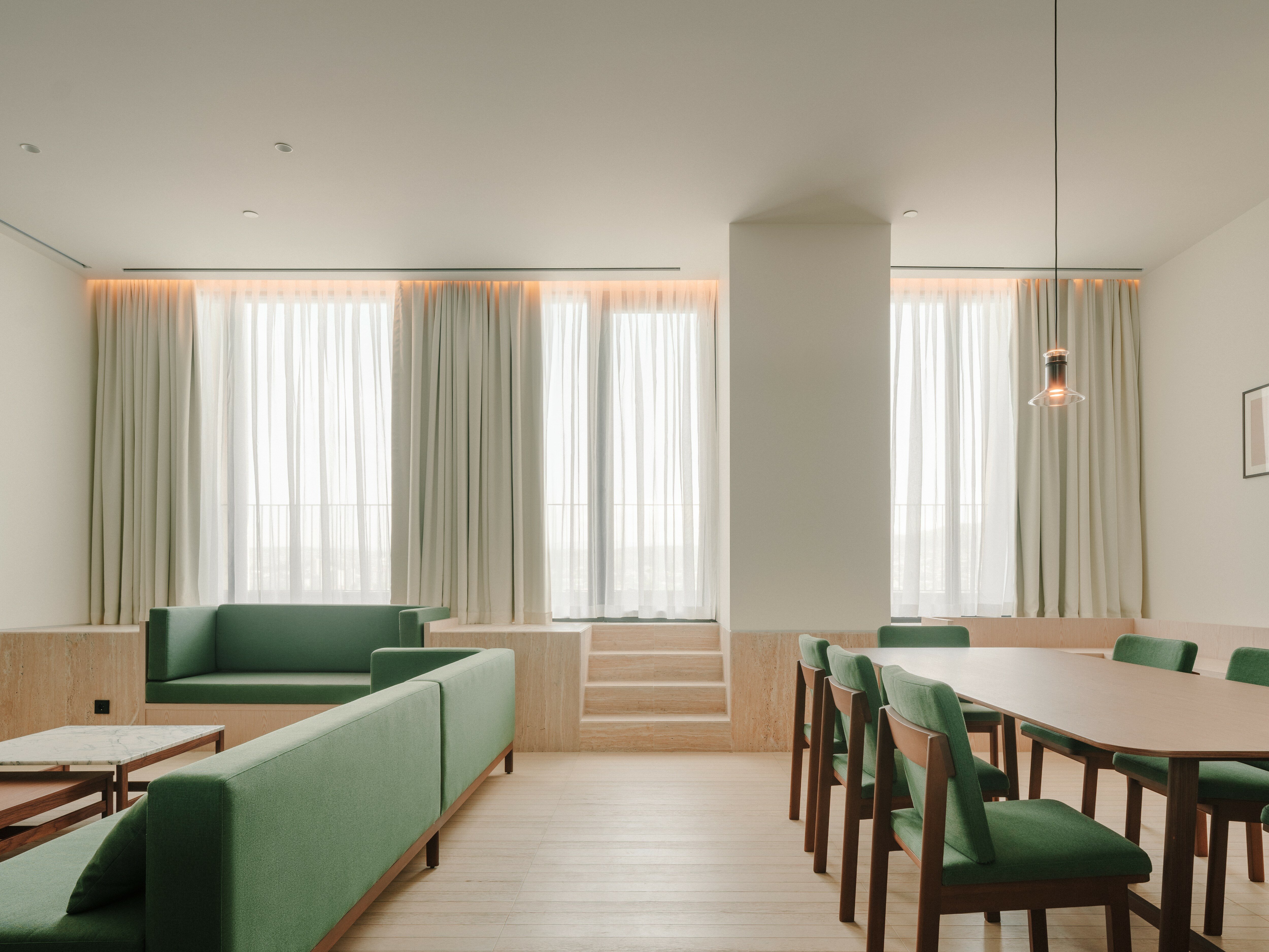 Фото The Telegraph Hotel