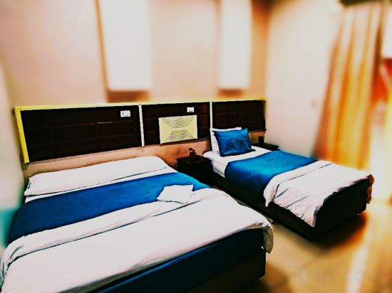 Фото The Emerald Hostel